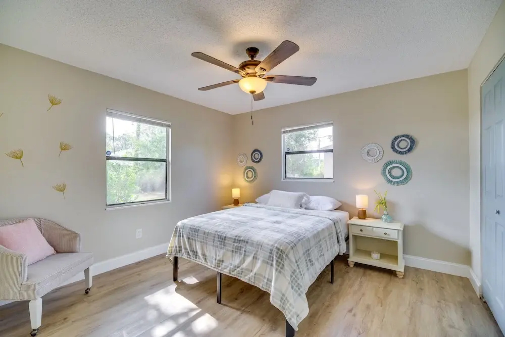 Sebastian Retreat w/ Screened Porch: 6 Mi to Beach