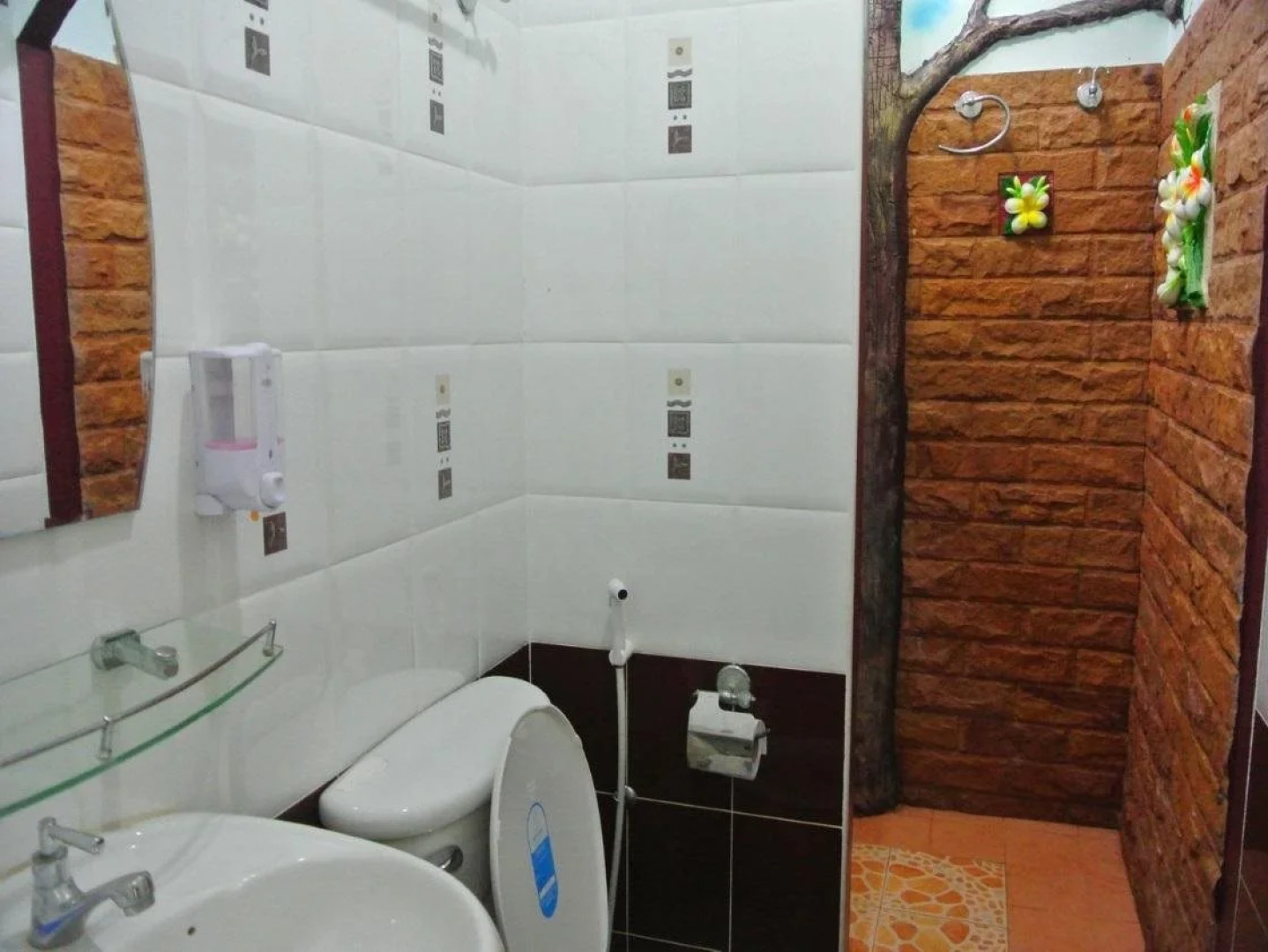 Himawari Restaurant & Cottage