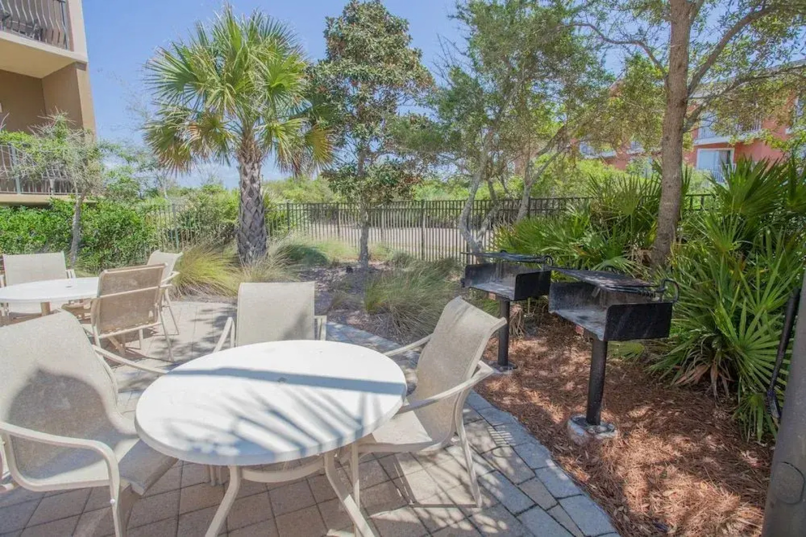 Beach Resort 305 - 1058526 - 1 Br condo by RedAwning