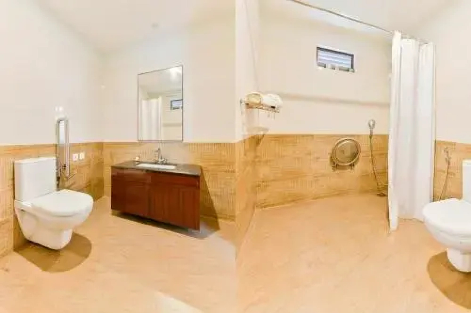 Capital O 17227 Vembanad Tourist Home