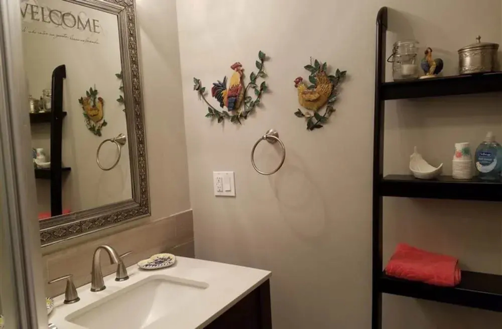 Silly Chickens Lodge B&B