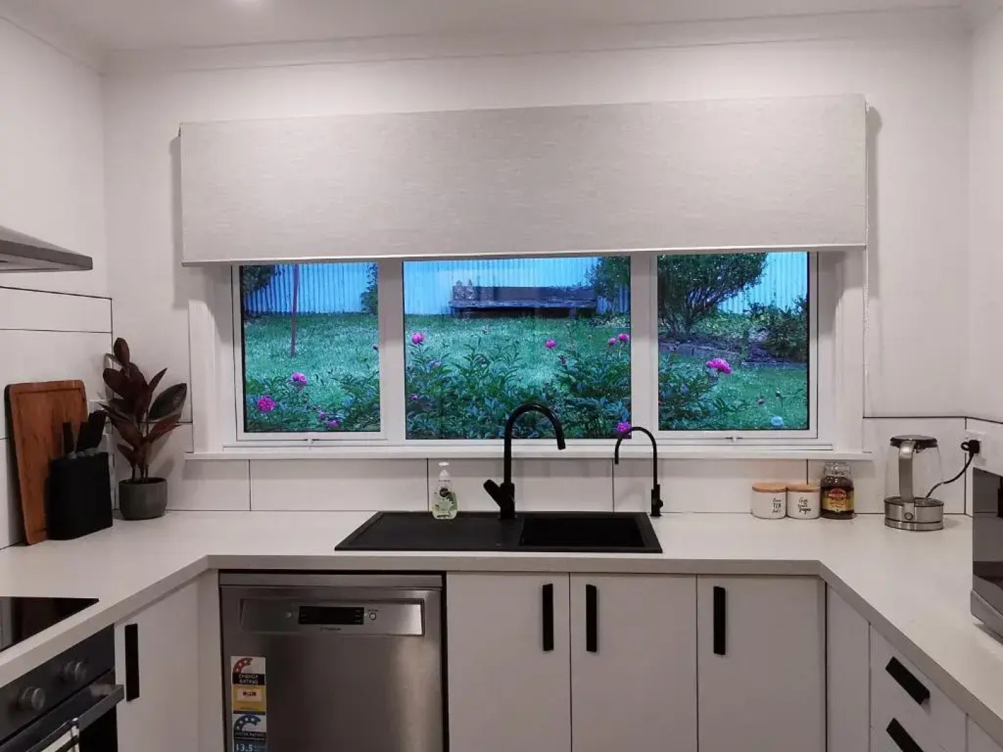 Hello Seaview! 4 BRs House in Central Location!