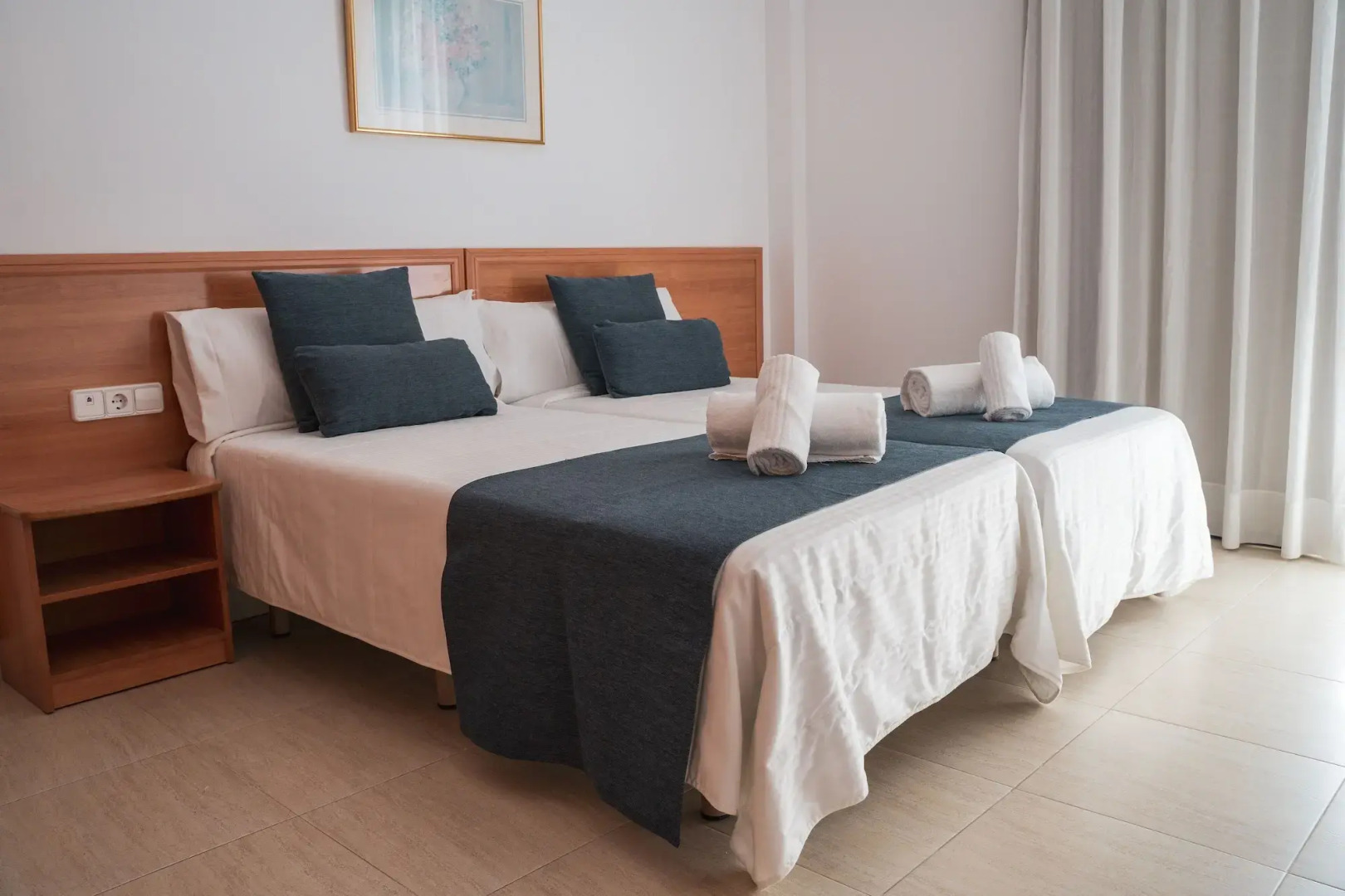 Beatrix 2000 - Caliu apartments