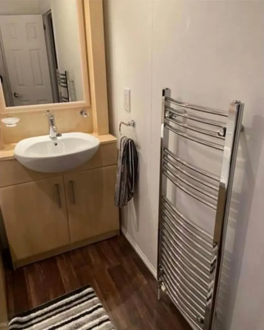 Charming 2-bed Lodge in Pwllheli, North Wales