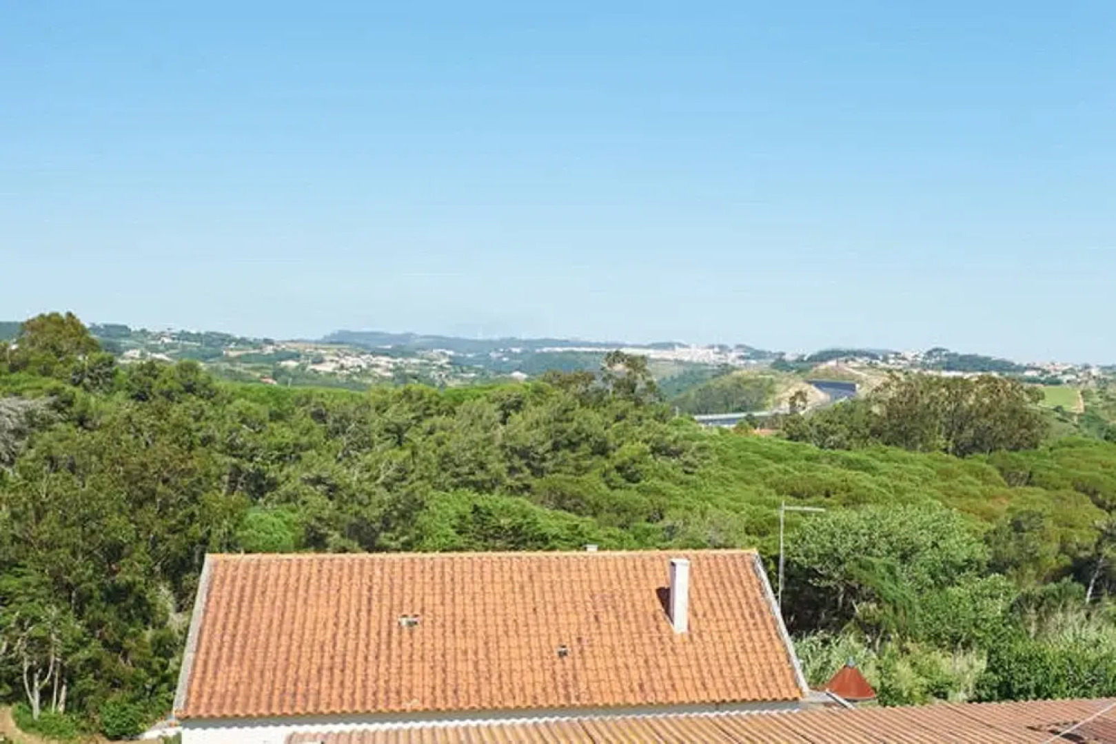 House With 2 Bedrooms in Carvoeira, With Furnished Terrace and Wifi