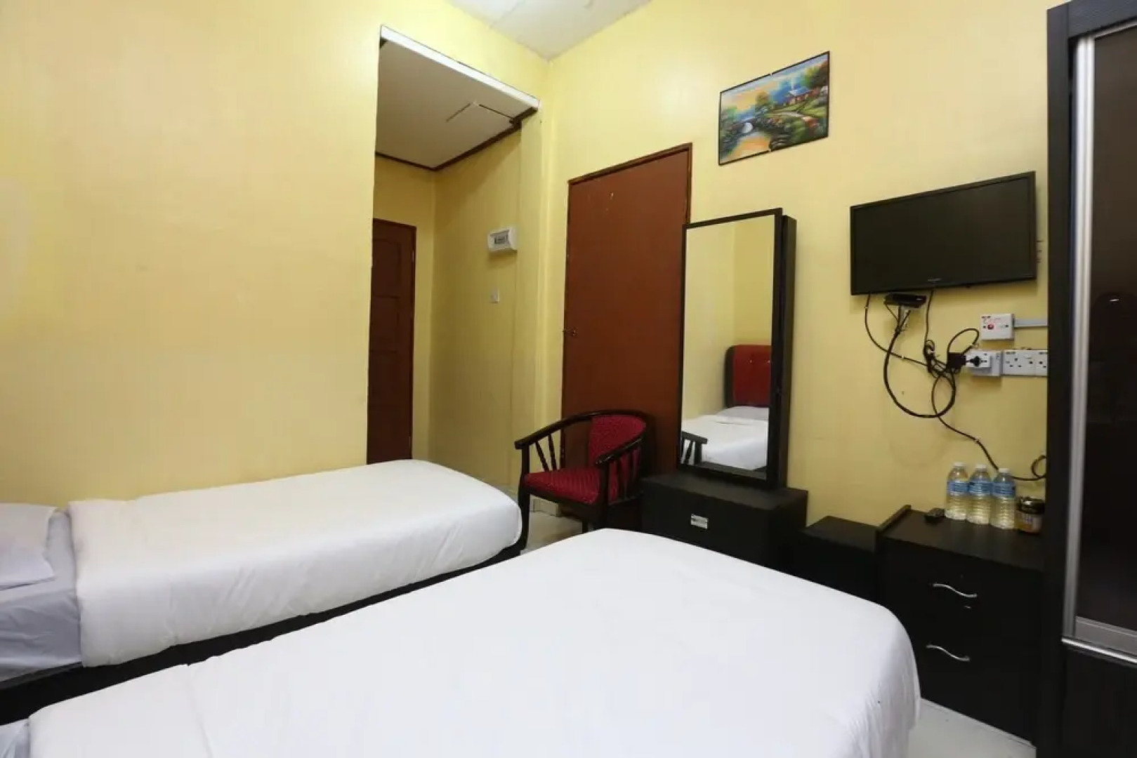 Raz Hotel by OYO Rooms
