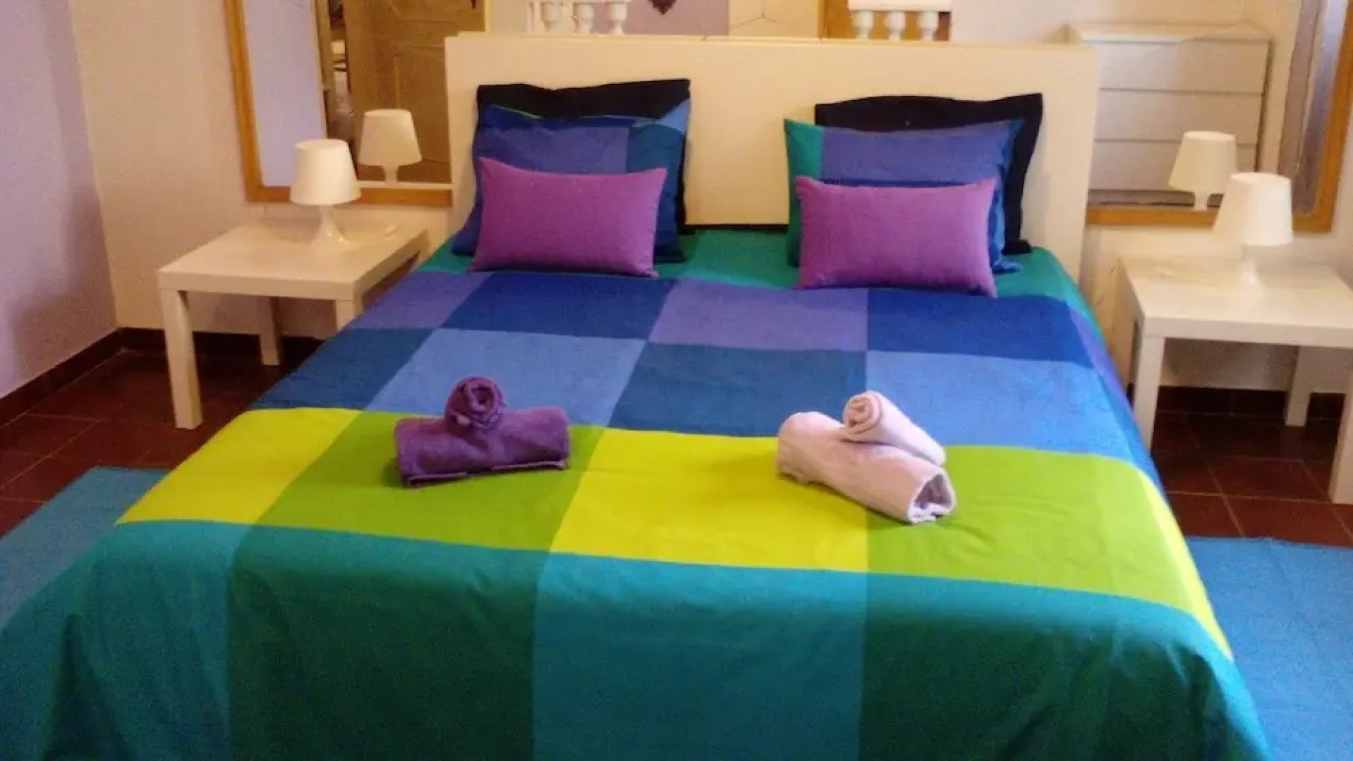 80s RetroStyle Villa