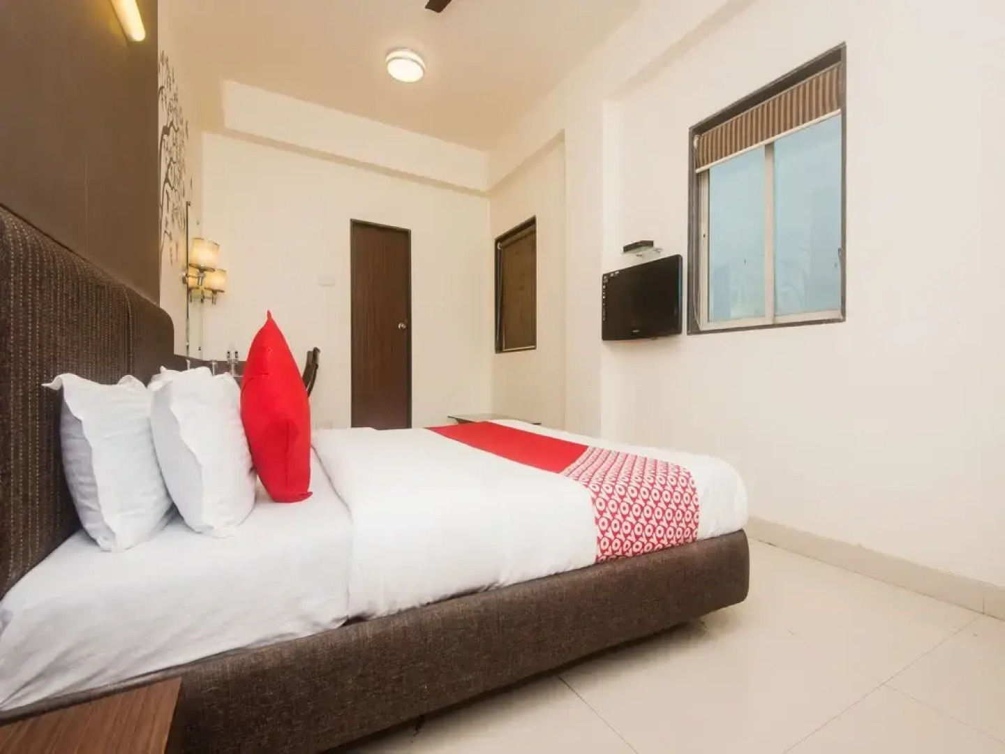 OYO 4173 Dolphin Club