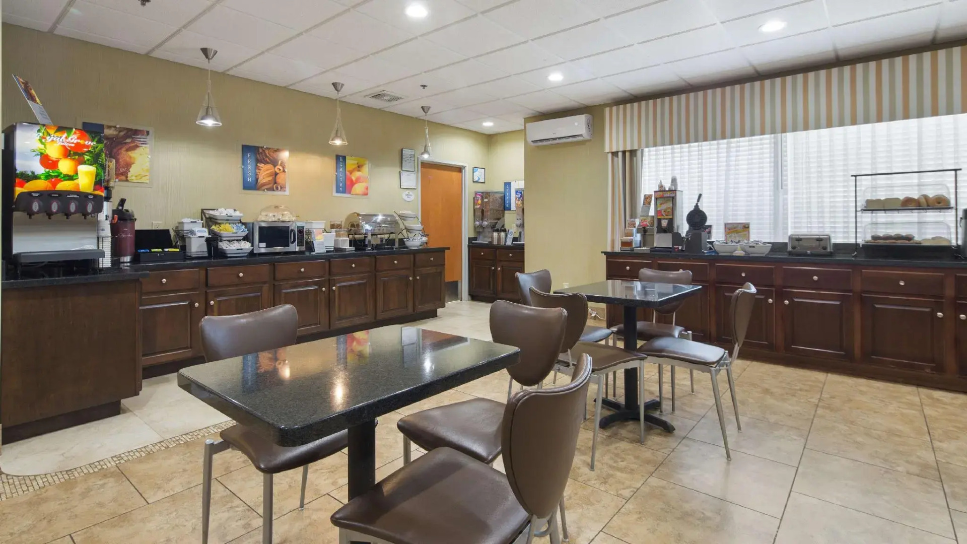 Best Western Plus Brunswick Inn & Suites