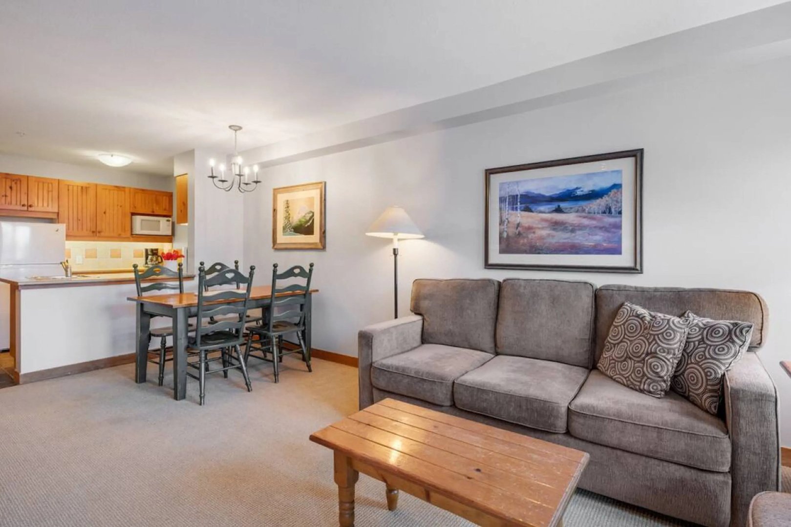 TOP FLOOR in Panorama Resort | TRUE Ski In/Out | Indoor Access to Pool & HotTubs