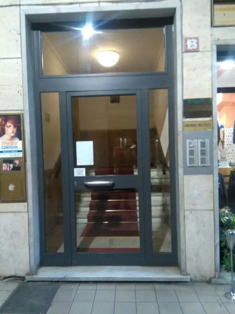 IM INTERNATIONAL 1 - Galleria Raggio 3/9