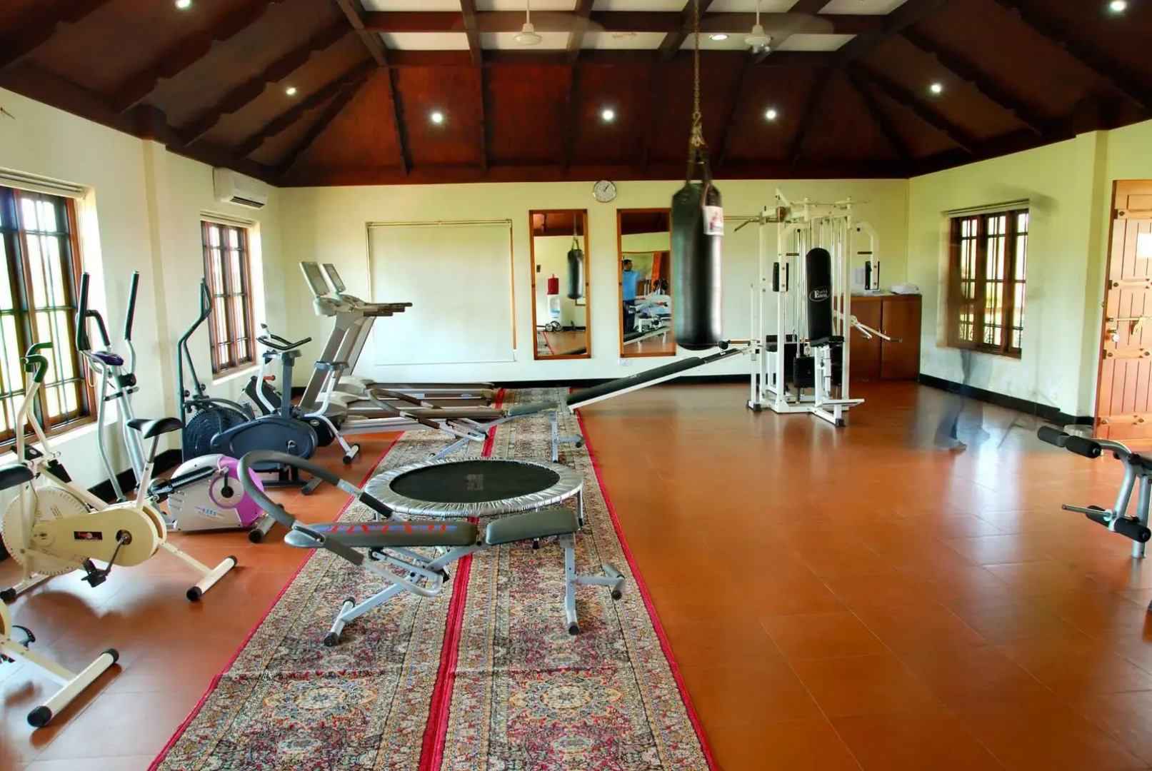 Sterling Lake Palace Alleppey