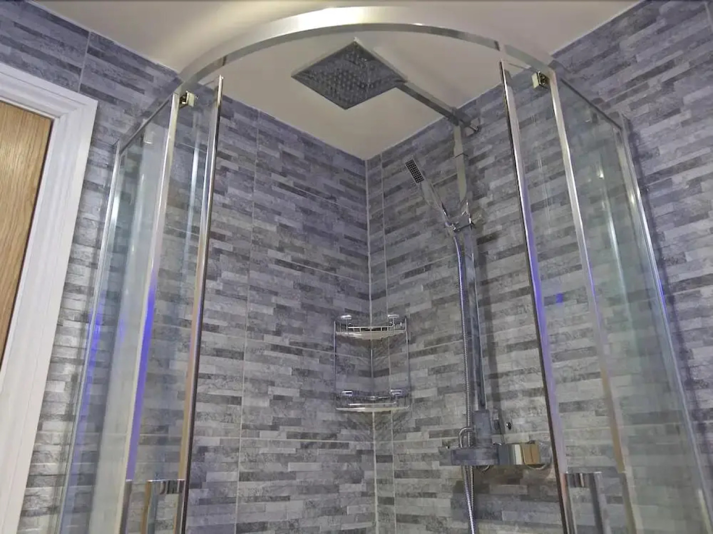 The Barn, 20 At The Beach