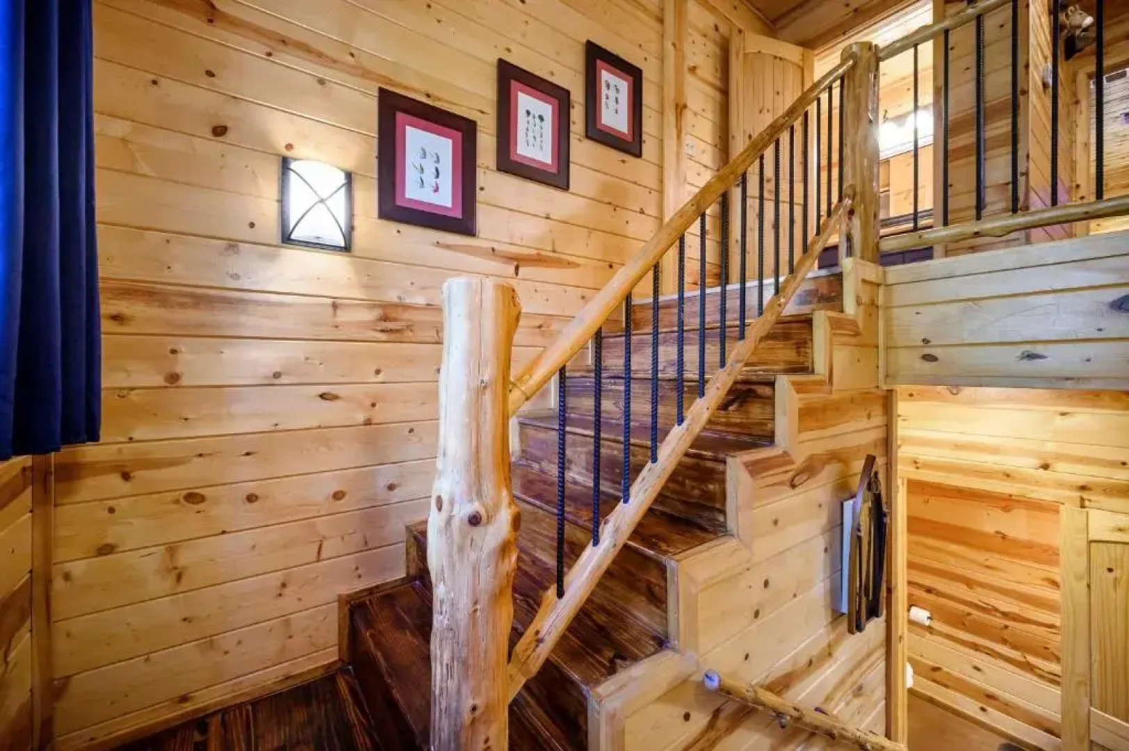 Hickory Bear - Secluded Cabin, Sleeps 10, New Hot Tub, Fire Pit, Arcade, Foosball Table & Deck Slide