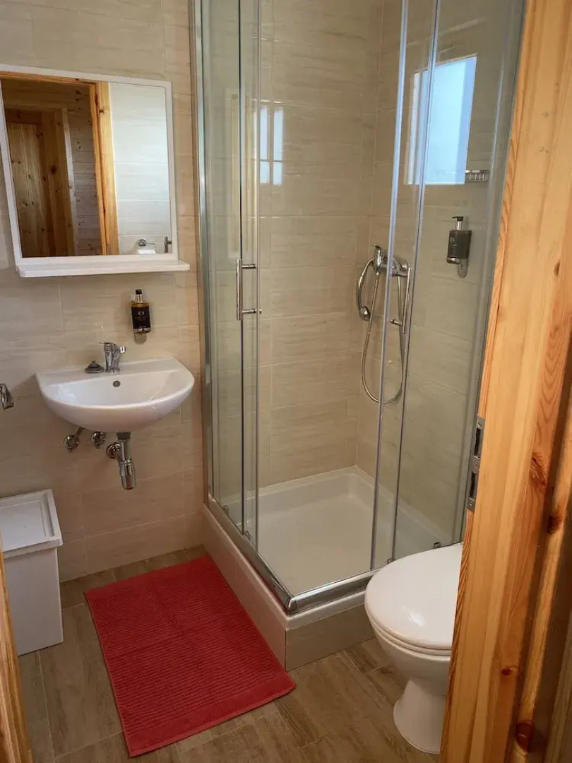 Chata pri Jazere 1 - Lake Side Cottage