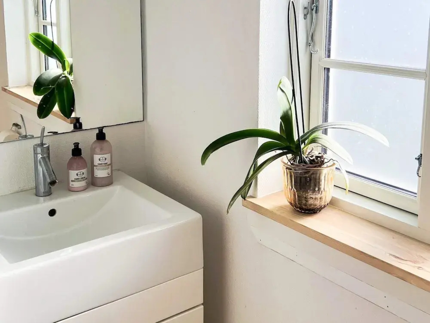 Cozy Summer House Near Ore Strand