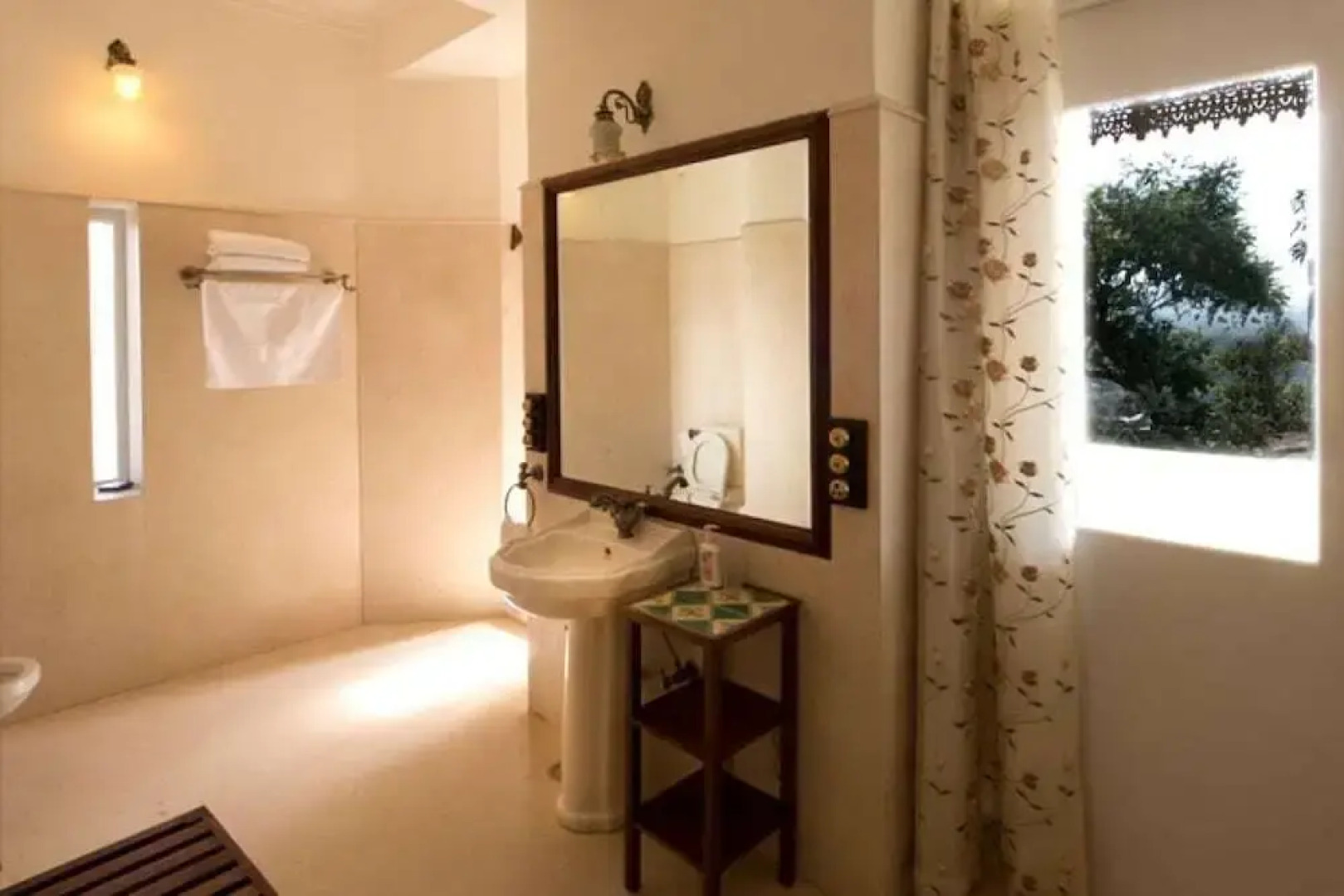 Altus Luxury Homestay