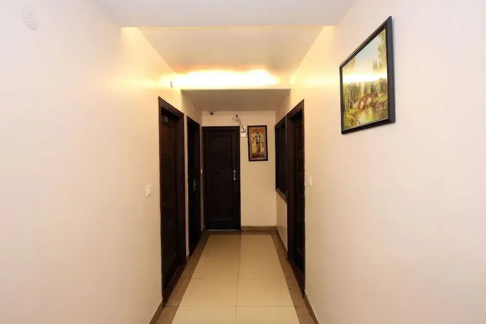 OYO Flagship 113 Golden Temple Road