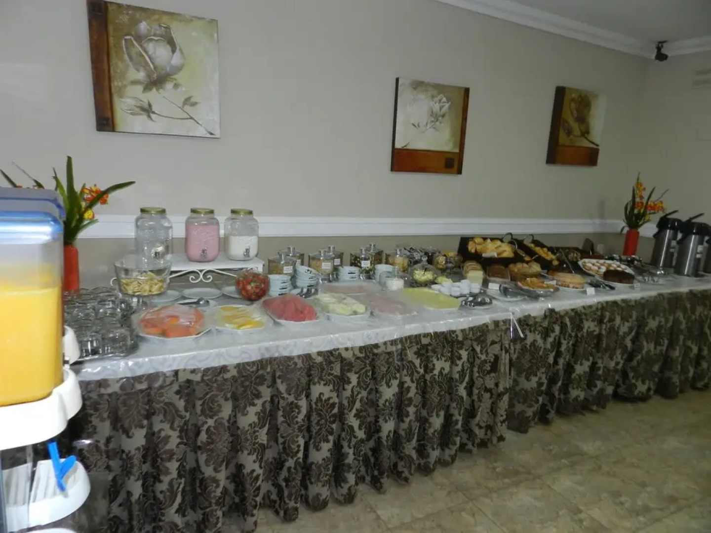 Paradise Inn Hotel e Lazer