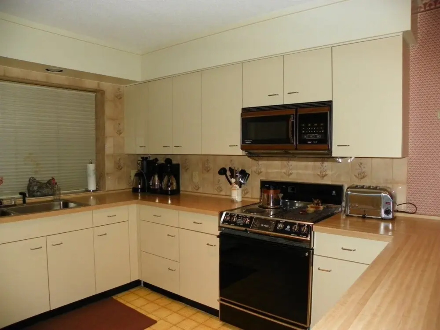 Private Home Close to Loon Mountain, Sleeps Families up to 14! - Cb127l