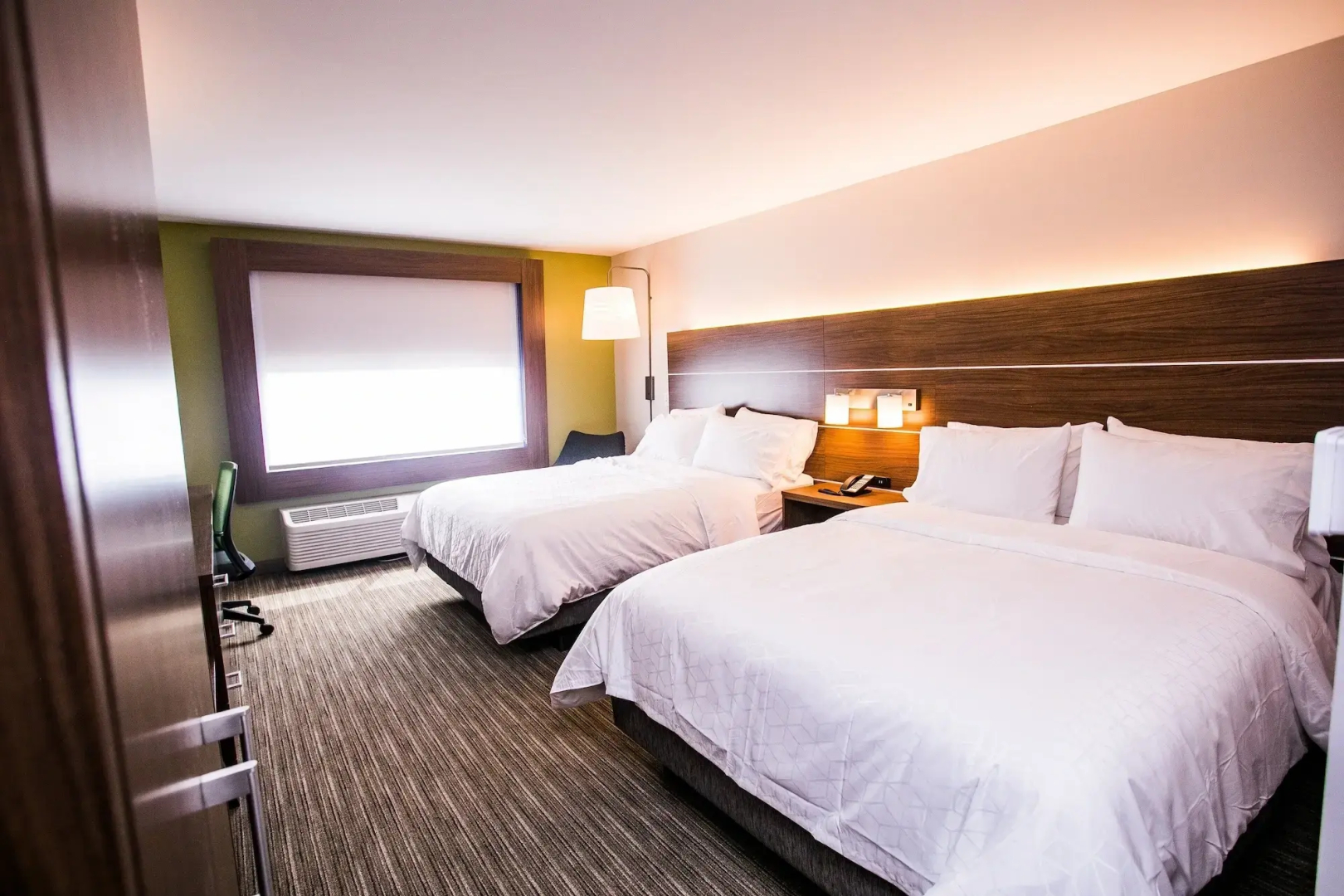 Holiday Inn Express & Suites Rehoboth Beach