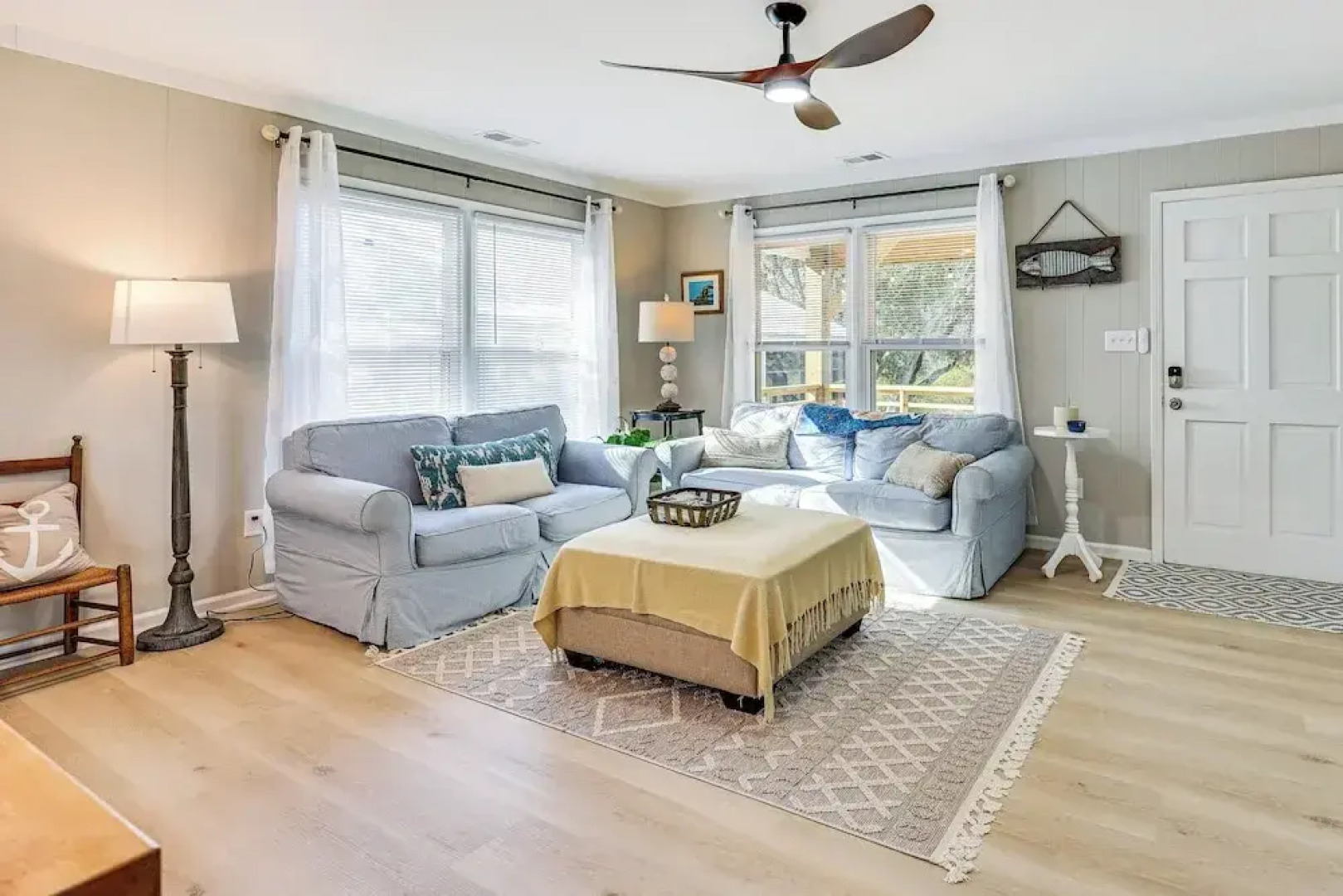 3 Blocks to Beach Access: Coastal Carolina Apt