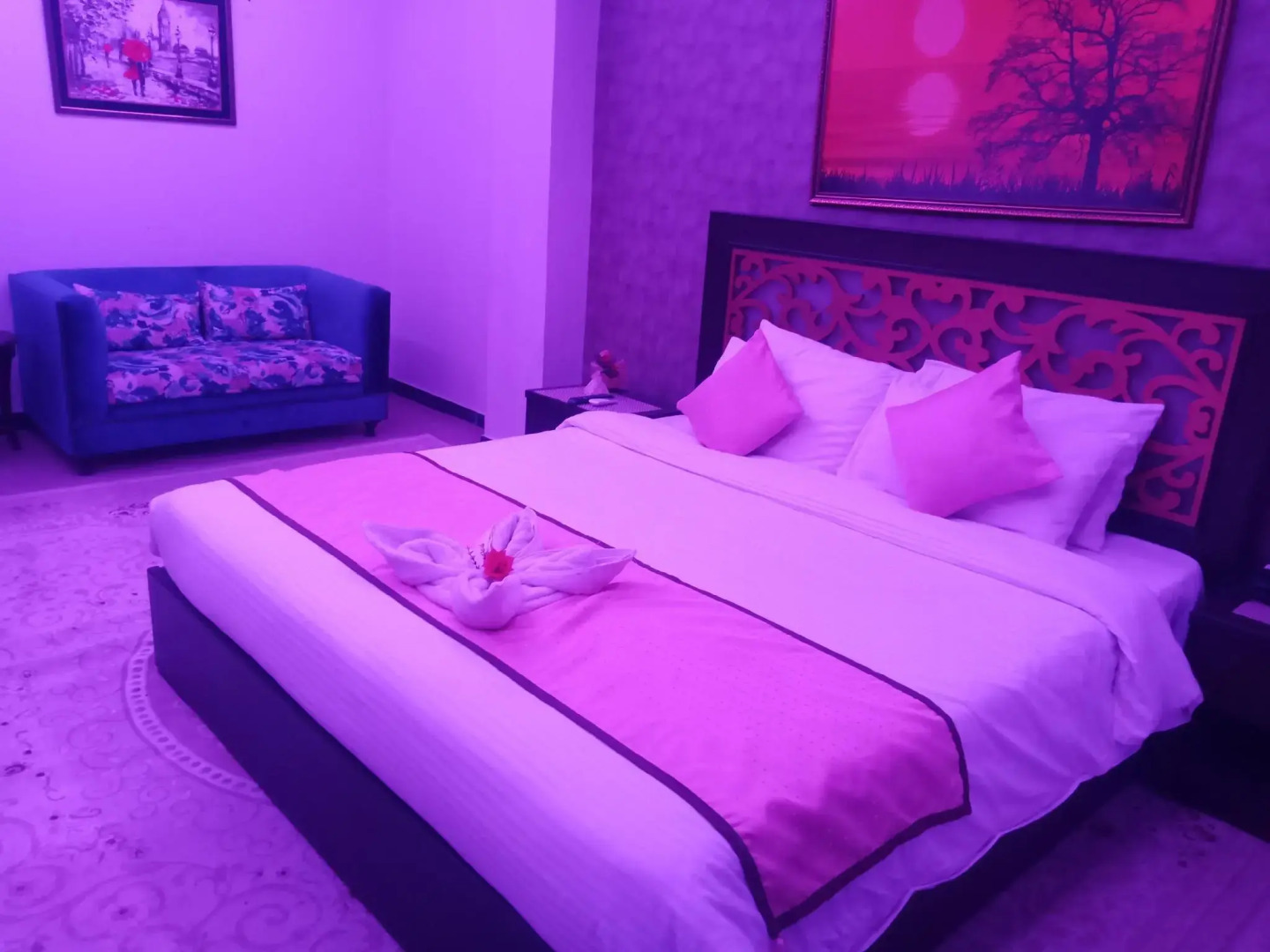 Abbott Crown Hotel and Restaurant