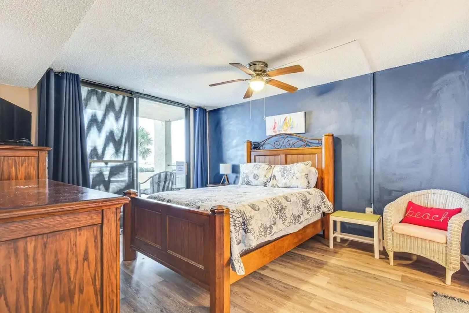 Gulf-view Condo w/ Beach Access & Patio in Hudson