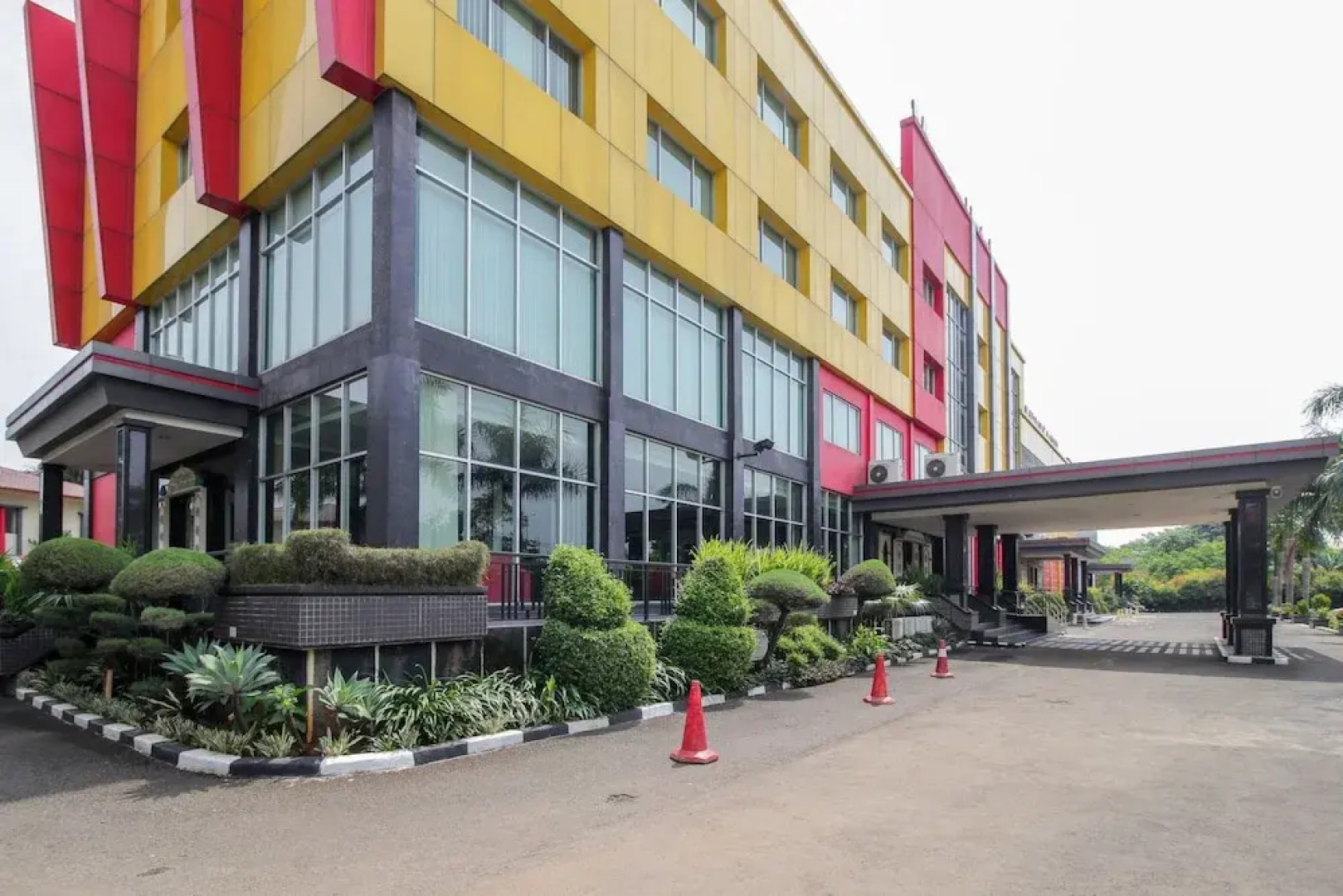 Airy Sentul Raya Jakarta KM 49.5 Bogor