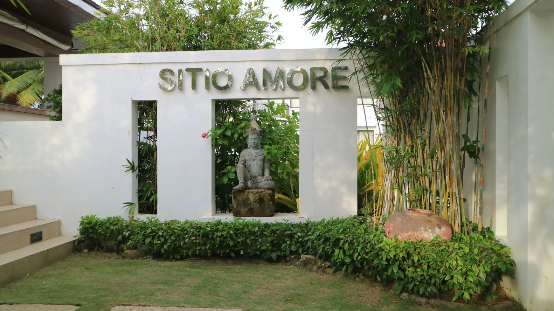 Puerto Del Sol Beach Resort