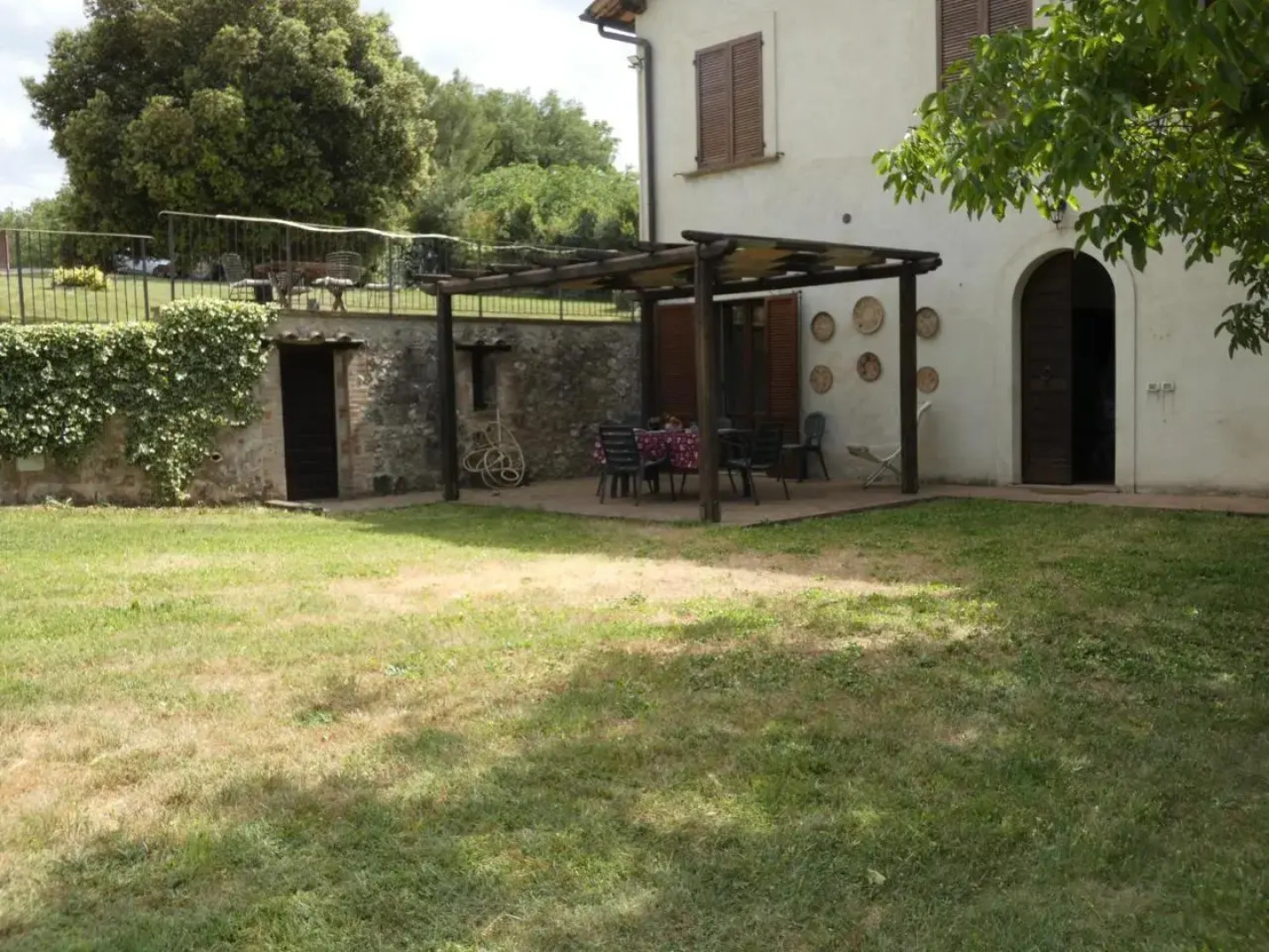 Scappo in Umbria, la Cantinetta