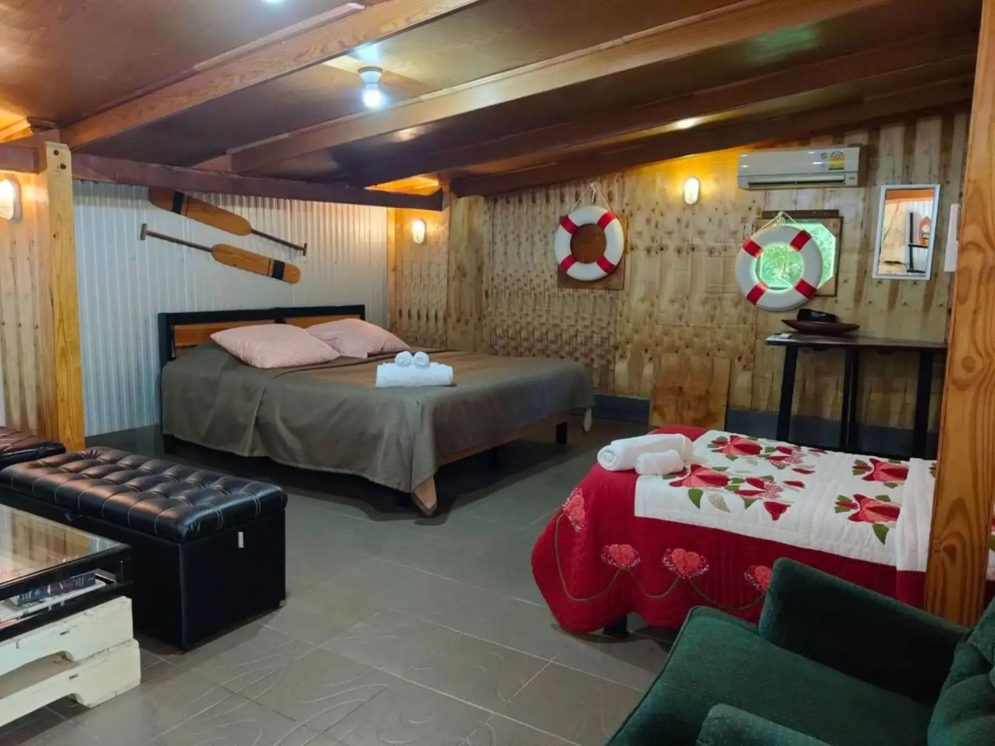 Kaengkrachan Boathouse Paradise Resort