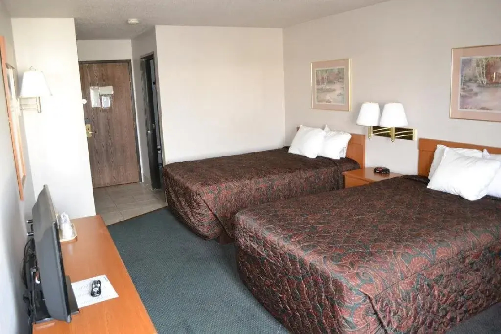 Countryside Inn & Suites