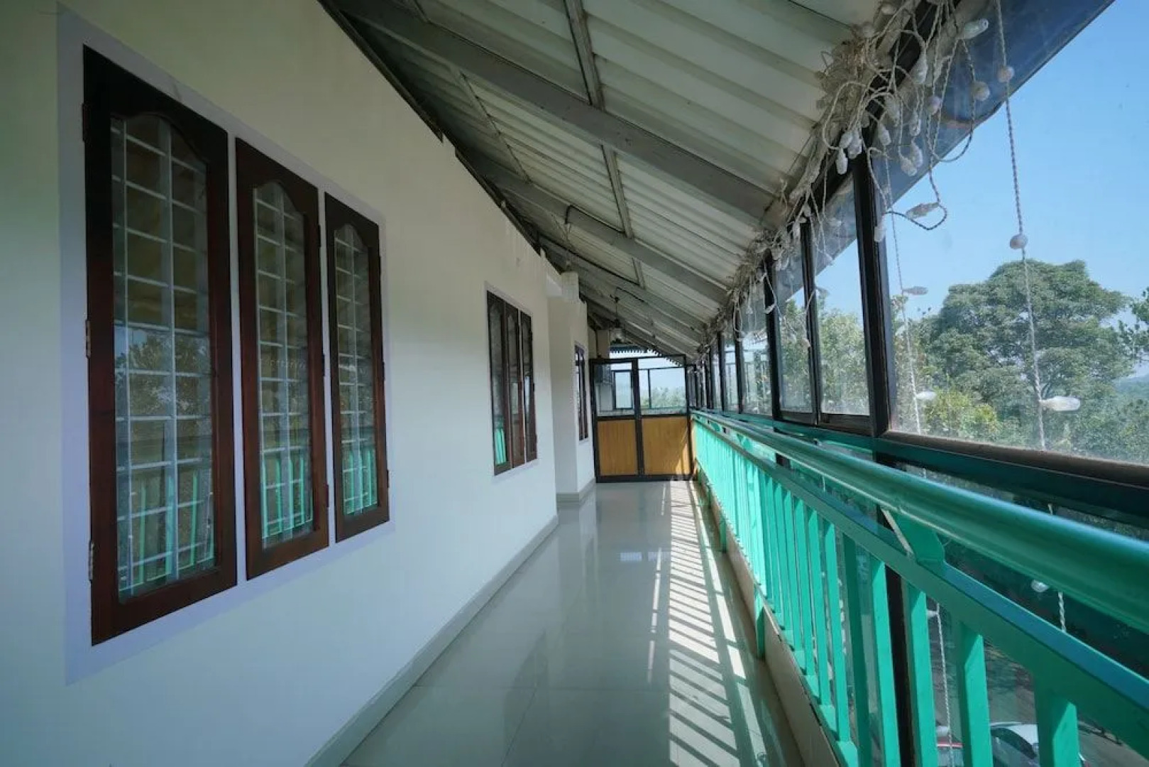 Oyo 15548 Mackal Residency