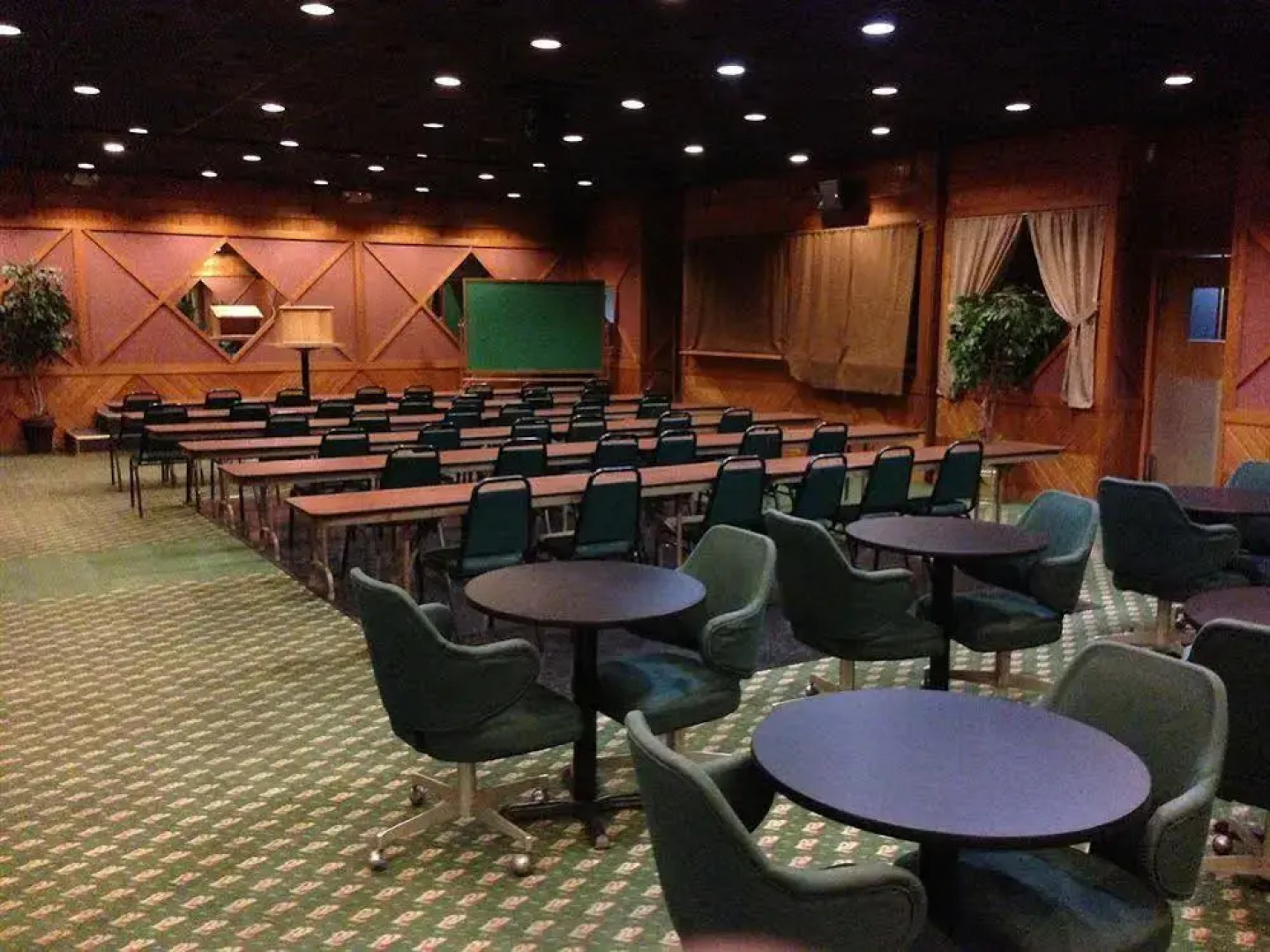 California Palms Hotel & Suites