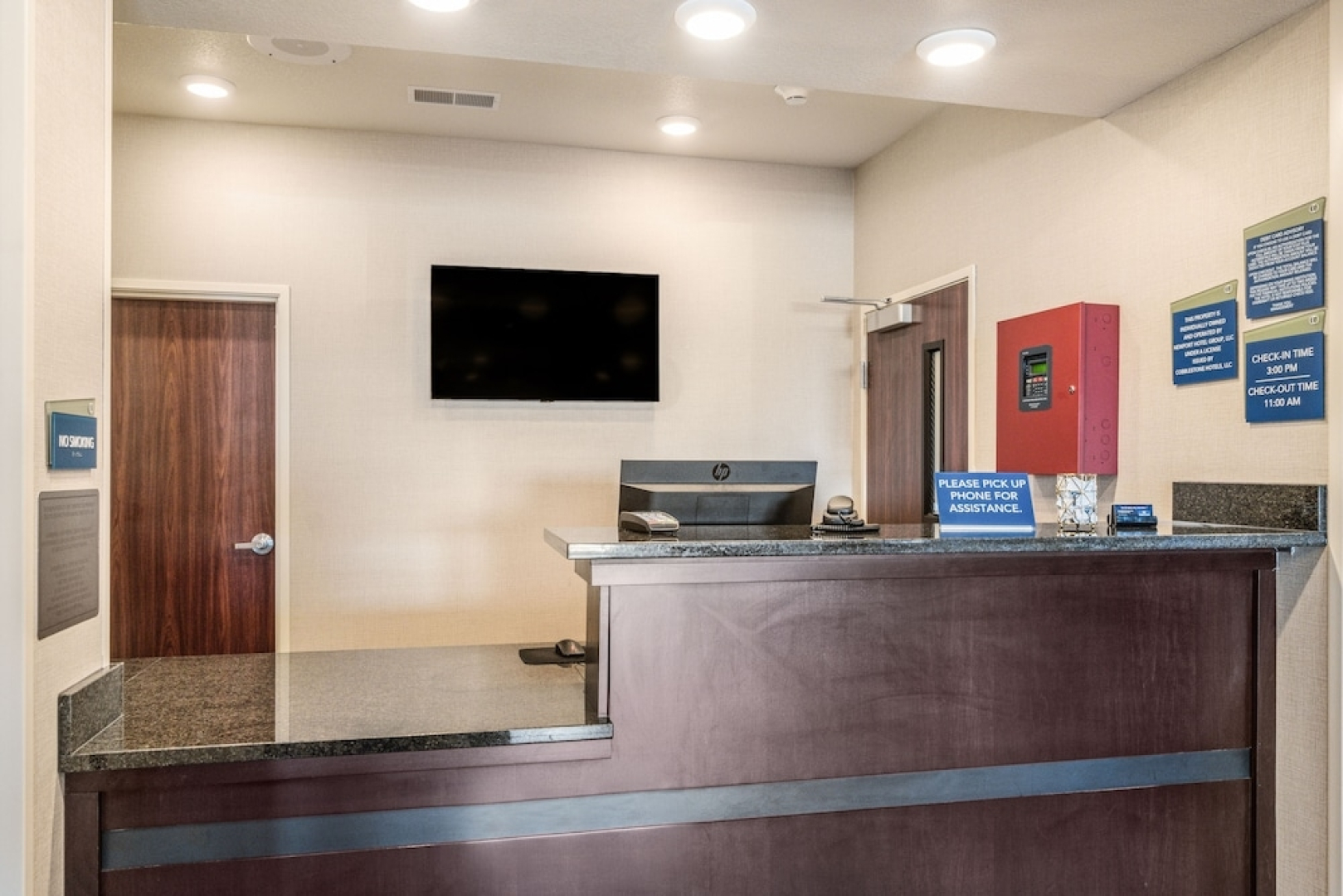 Cobblestone Hotel & Suites - Denmark/Green Bay