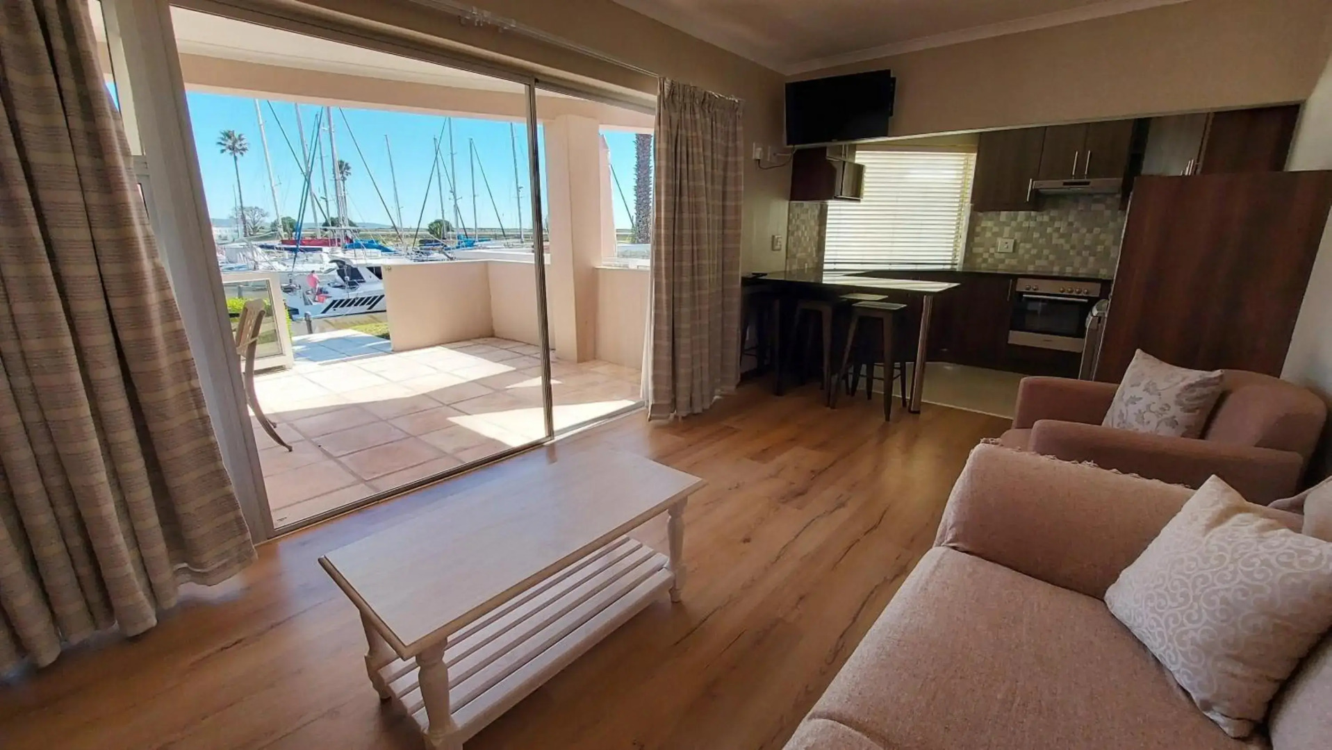 Russells On The Port