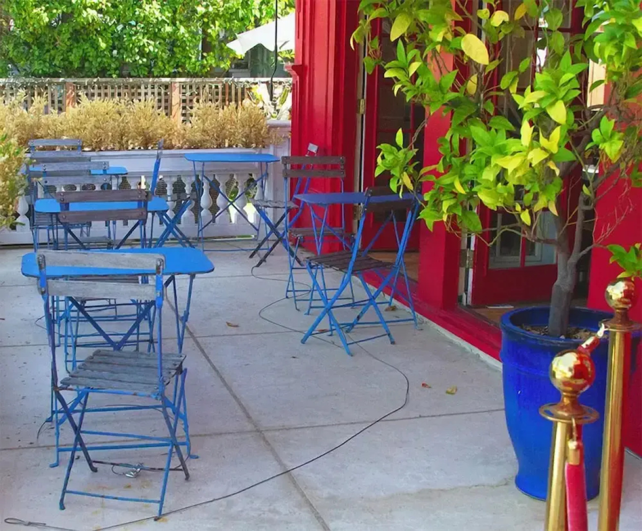 Metro Hotel and Cafe