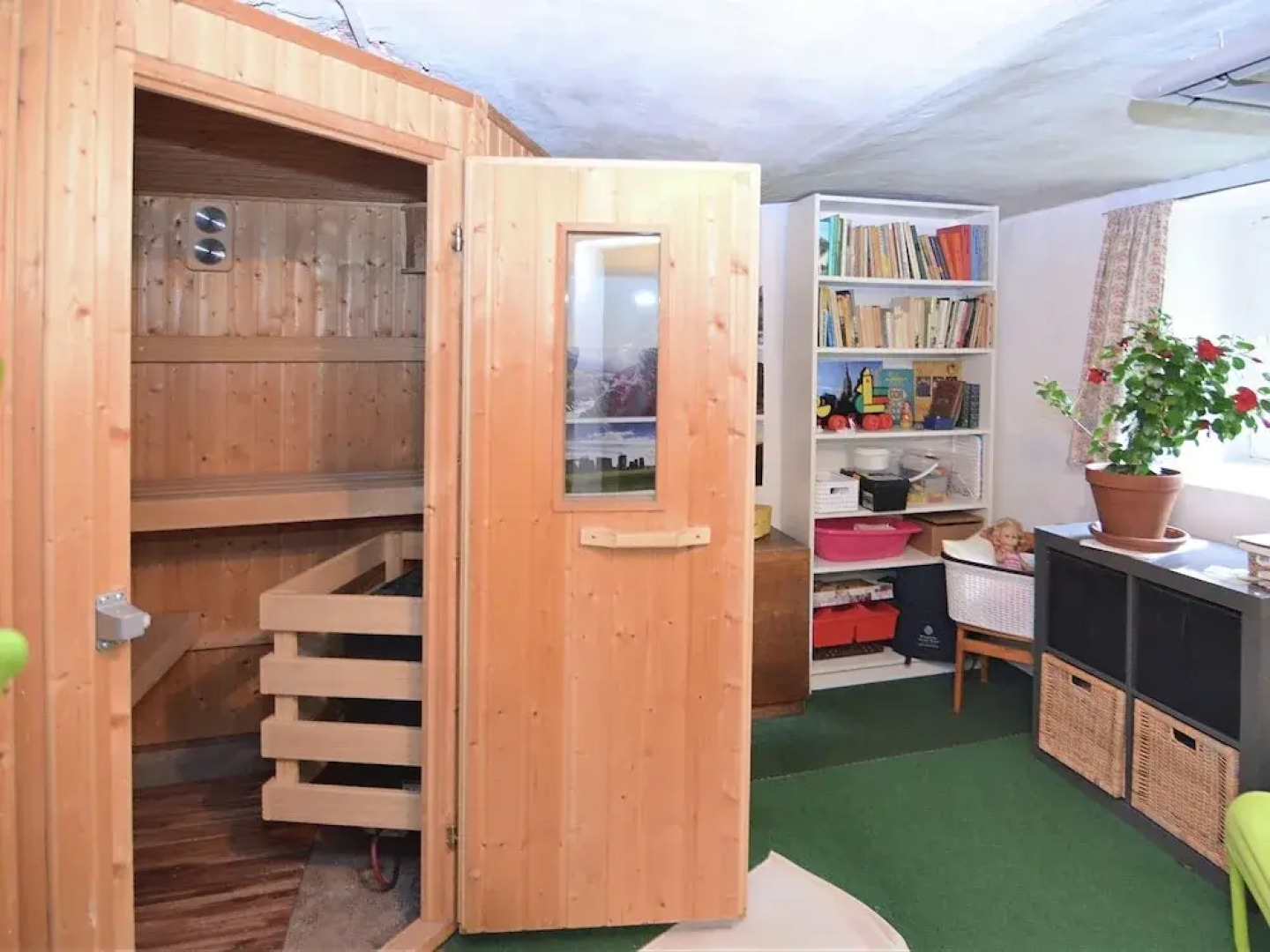 Modern Apartment with Sauna near Ski Area in Zella-Mehlis