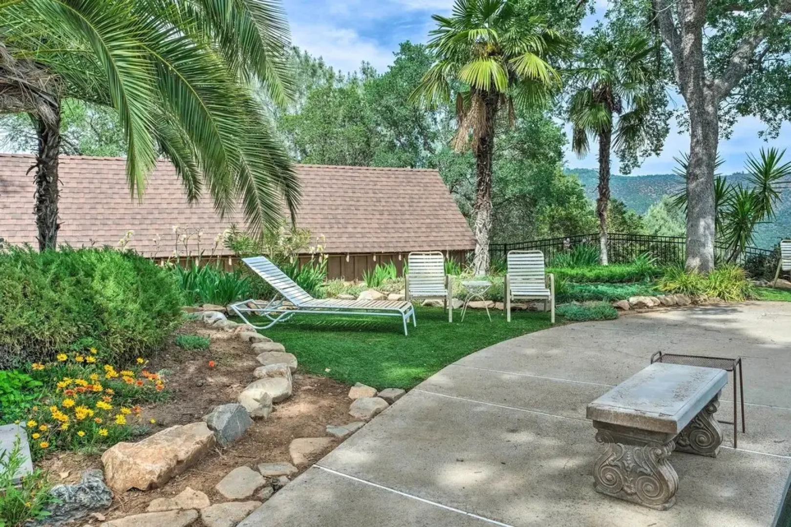 Unique 'yosemite Mountaintop Retreat' on 100 Acres