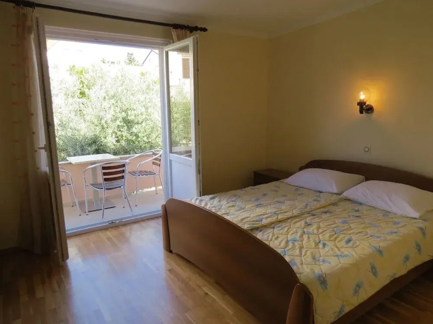 Apartment And Rooms Amenka