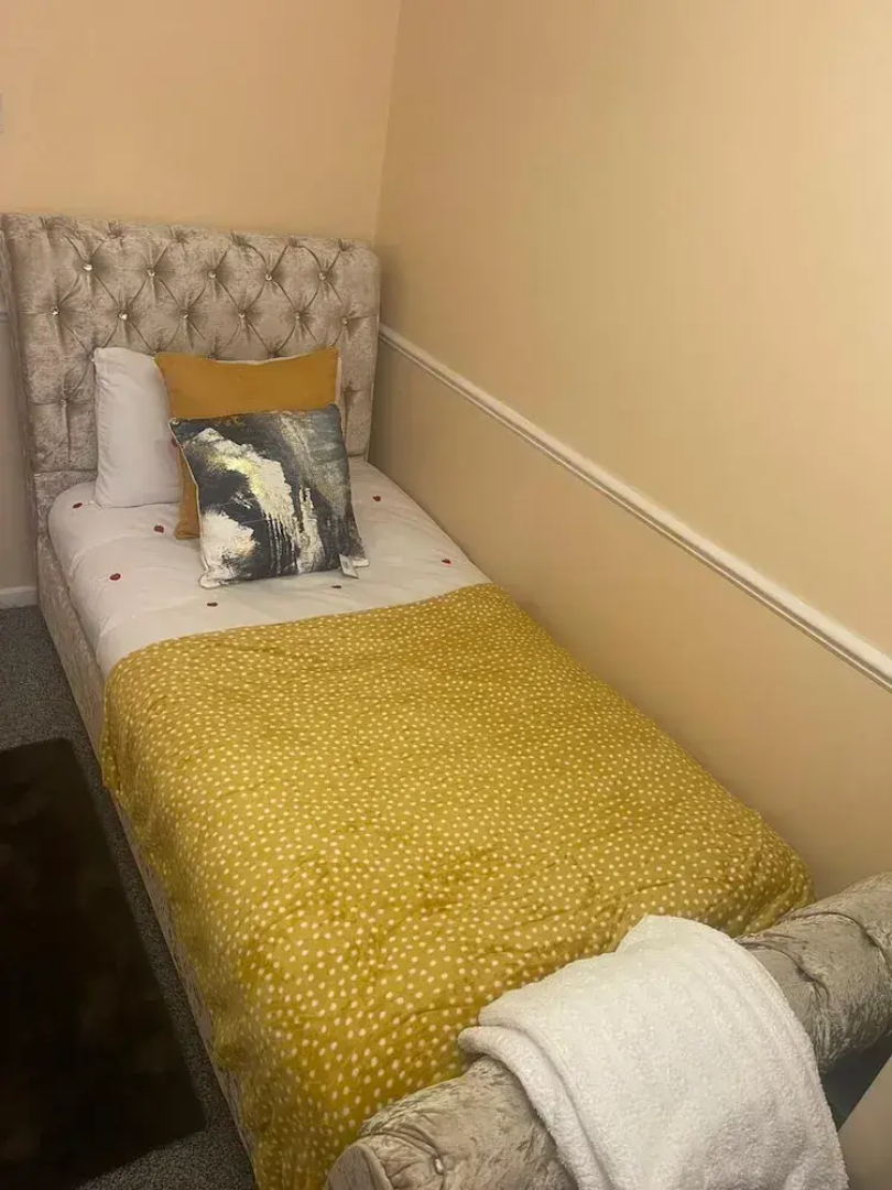 Cozy Basildon Retreat With 3 Bedrooms Free Parking