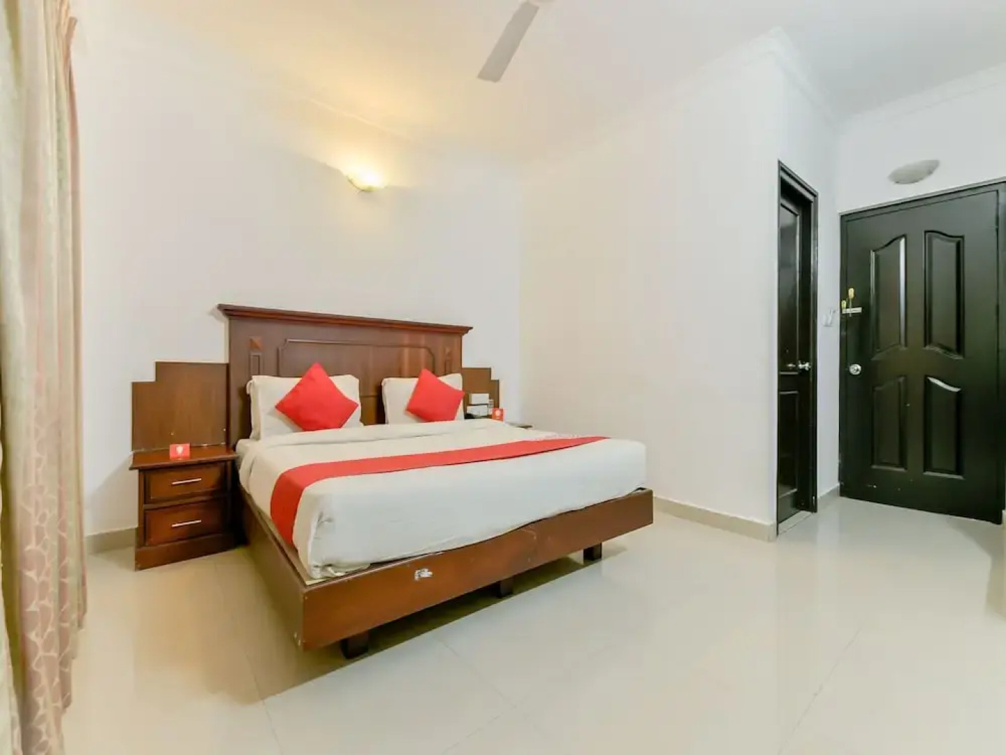 Capital O 15460 Centre Point