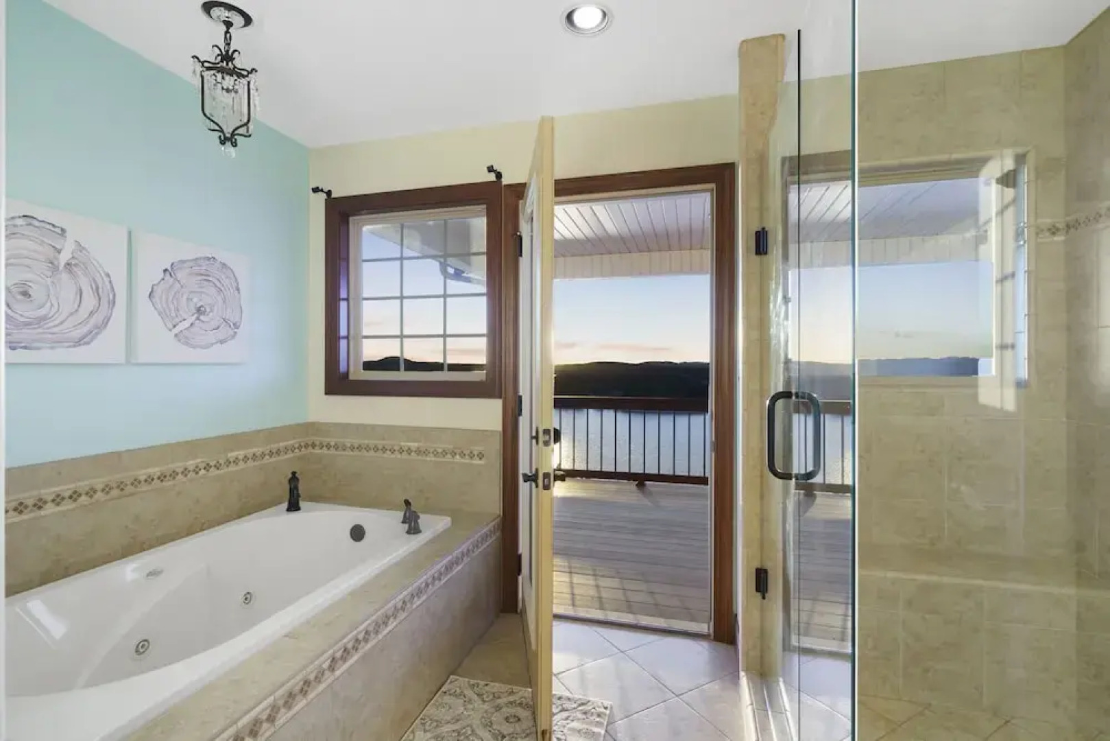 Table Rock Manor at Whitefish Bay