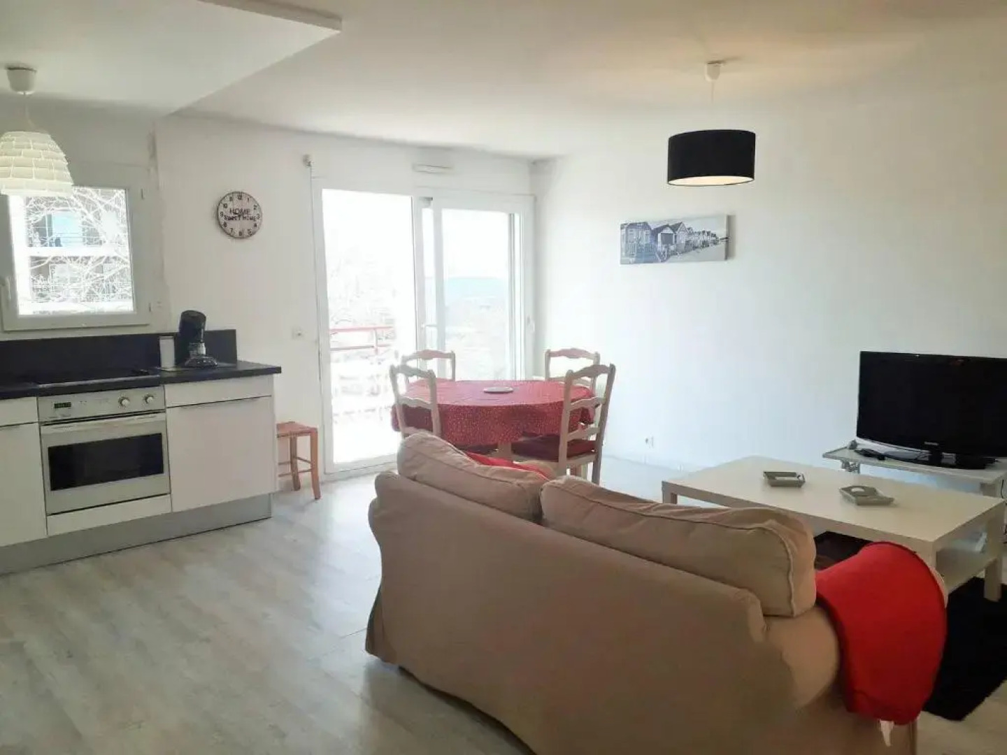 2 pieces terrasse parking au calme PHEOBUS