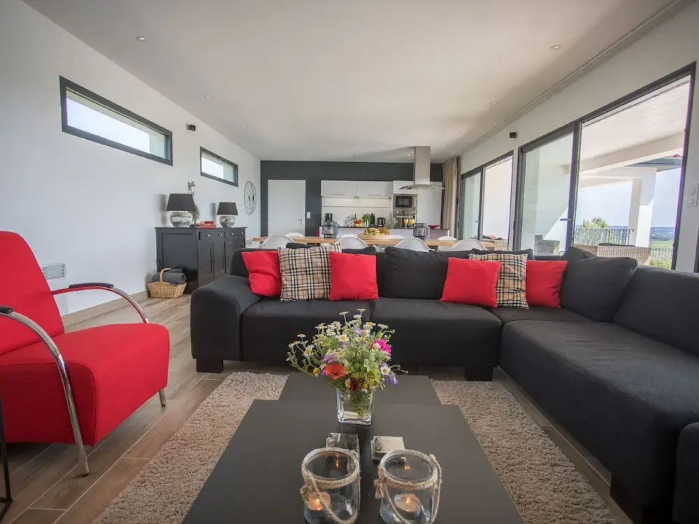 Modern Villa in Azille with Private Pool and Jacuzzi