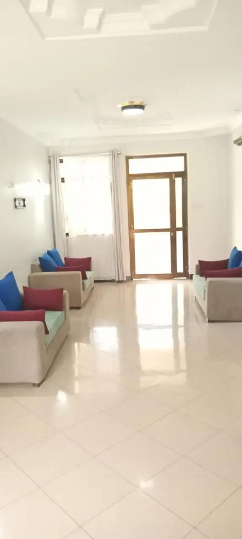 African Flower Hotel