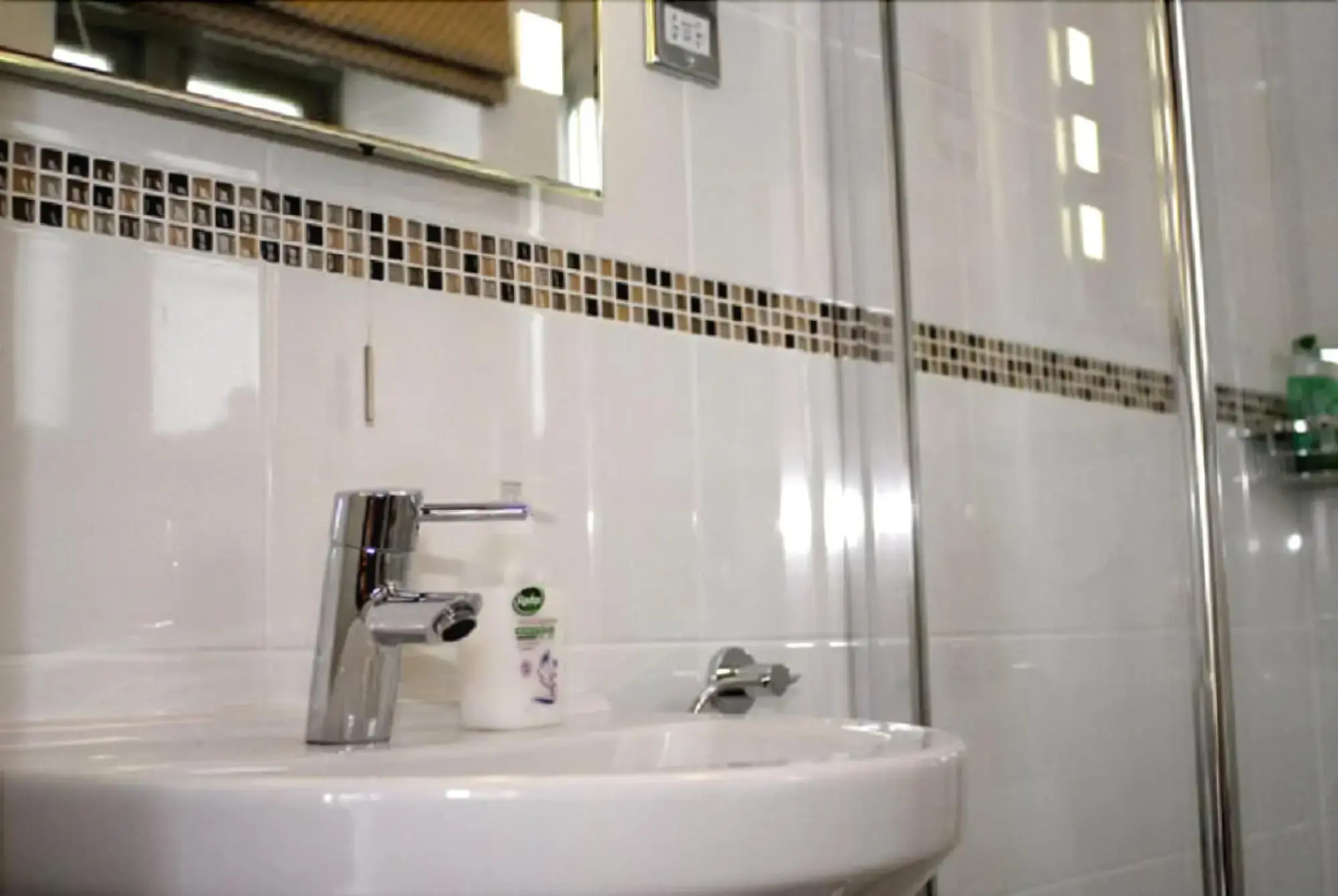 England's Gate and Coachhouse