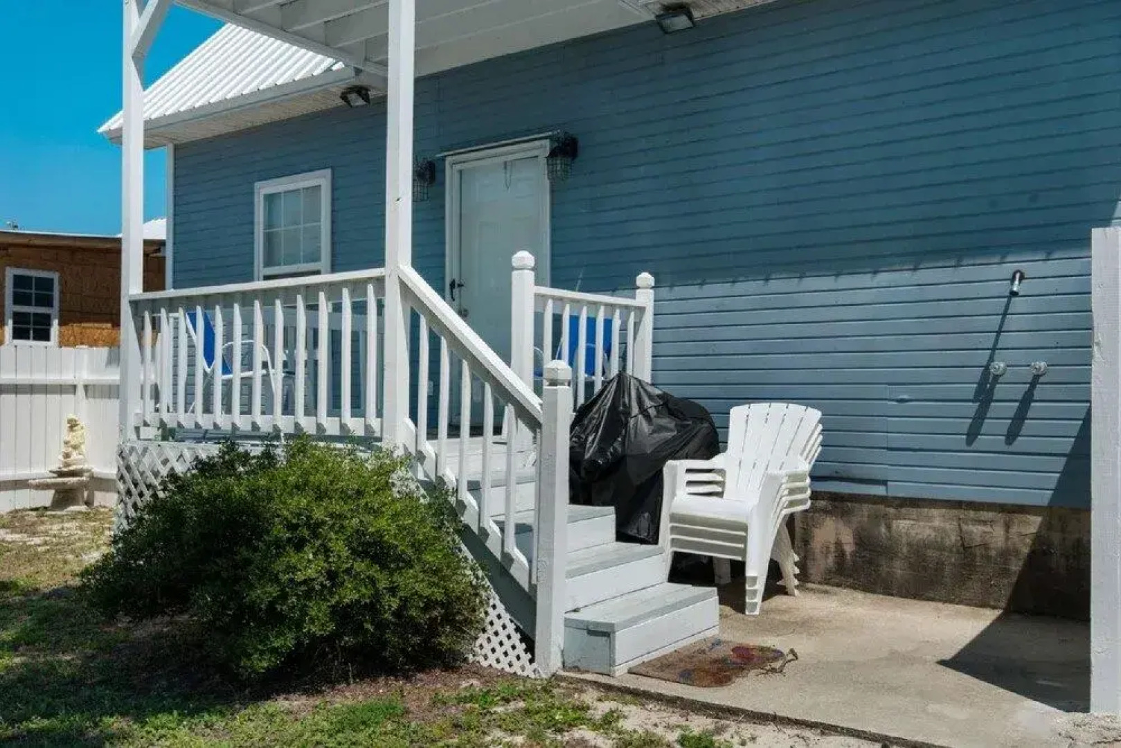 Beach Bungalow 3 Bedroom Apartment