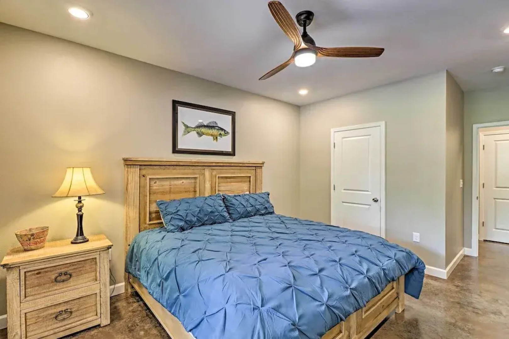 Dtwn Bull Shoals Condo: 1 Mi to Lake Access!